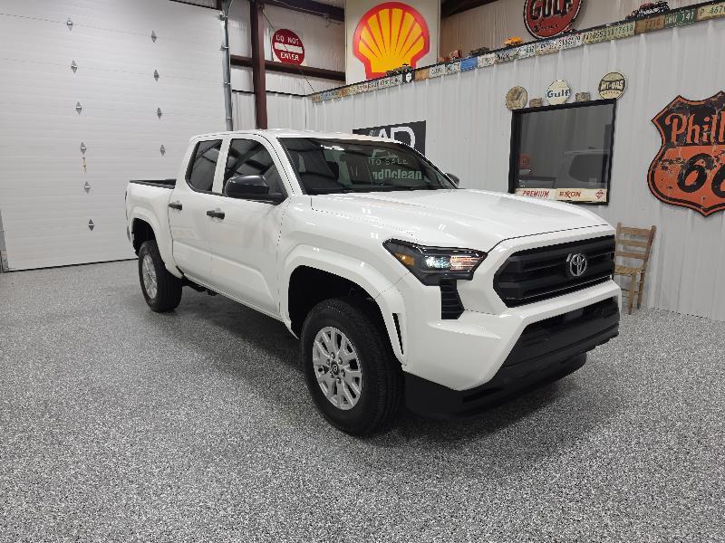 Toyota Tacoma 4WD SR Double Cab 5' Bed AT (Natl) 2024