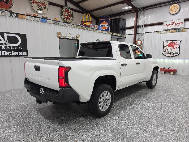 Toyota Tacoma 4WD SR Double Cab 5' Bed AT (Natl) 2024