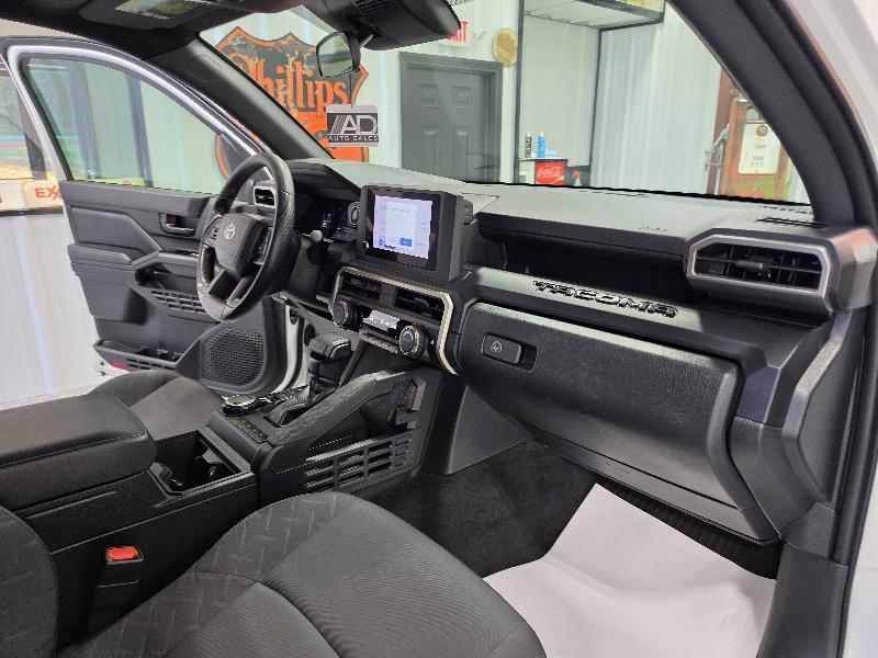 Toyota Tacoma 4WD SR Double Cab 5' Bed AT (Natl) 2024