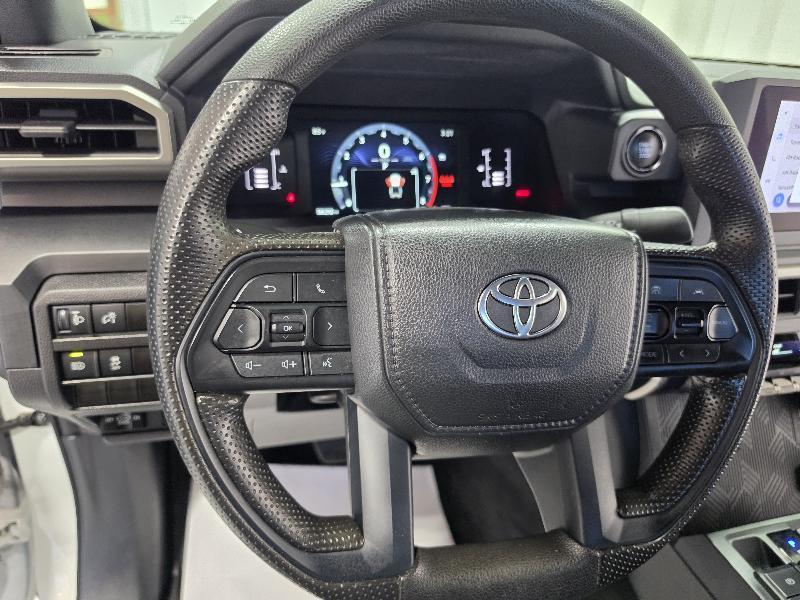 Toyota Tacoma 4WD SR Double Cab 5' Bed AT (Natl) 2024