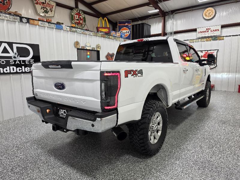 Ford Super Duty F-250 SRW Lariat 4WD Crew Cab 6.75' Box 2017