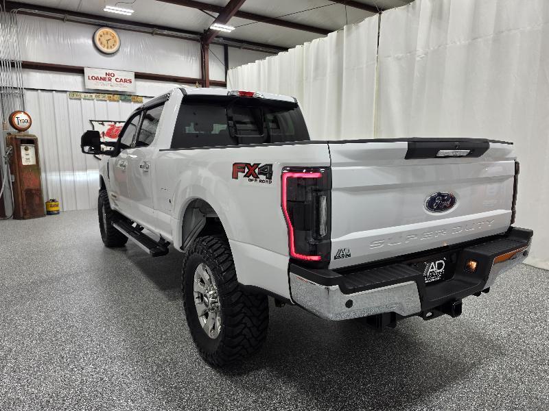 Ford Super Duty F-250 SRW Lariat 4WD Crew Cab 6.75' Box 2017