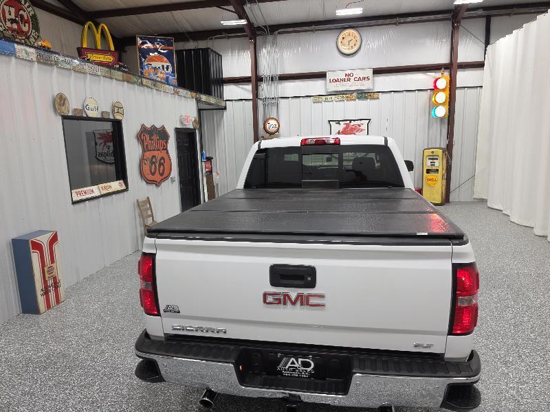 GMC Sierra 1500 4WD Crew Cab 143.5" SLT 2015