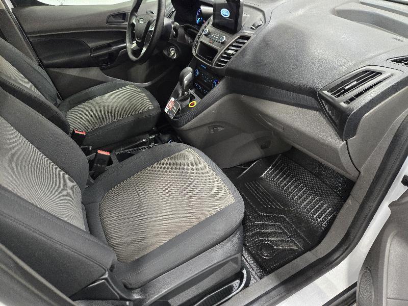 Ford Transit Connect photo 11