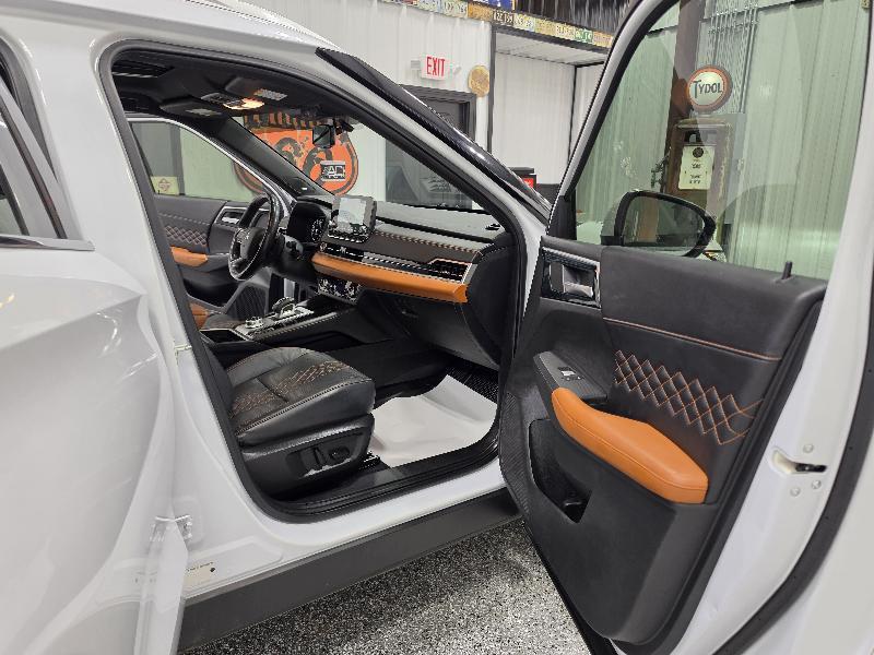 Mitsubishi Outlander SEL Launch Edition S-AWC 2022