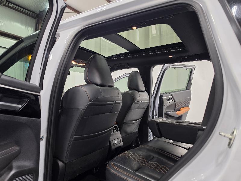 Mitsubishi Outlander SEL Launch Edition S-AWC 2022