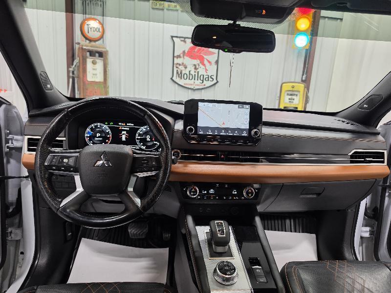 Mitsubishi Outlander SEL Launch Edition S-AWC 2022