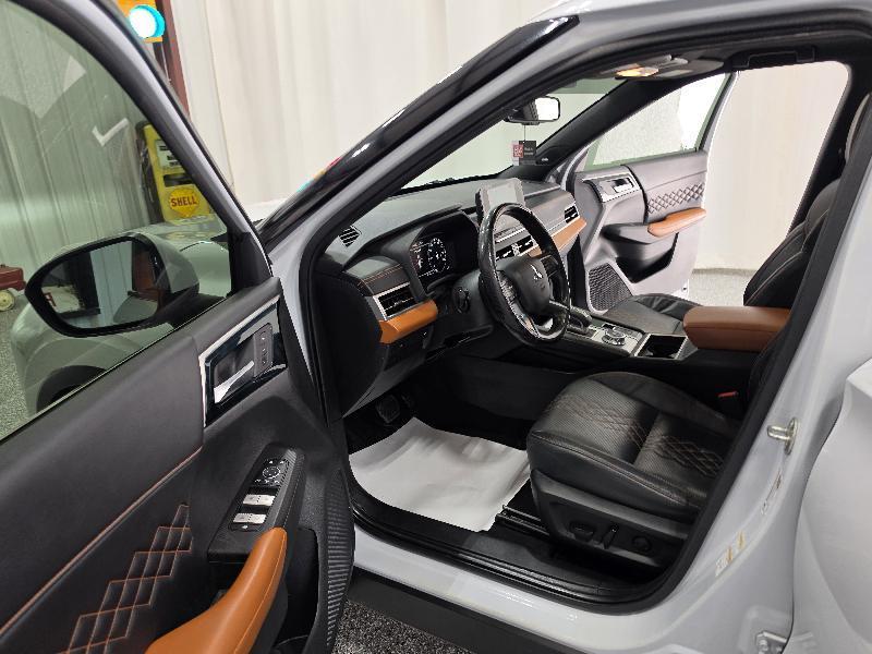 Mitsubishi Outlander SEL Launch Edition S-AWC 2022