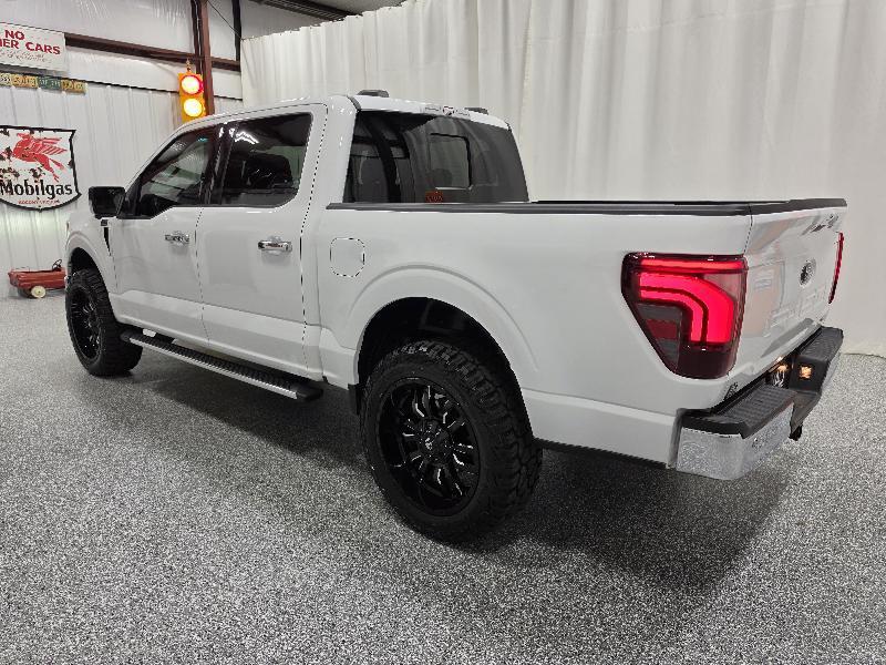 Ford F-150 4WD SuperCrew 139" XLT 2022