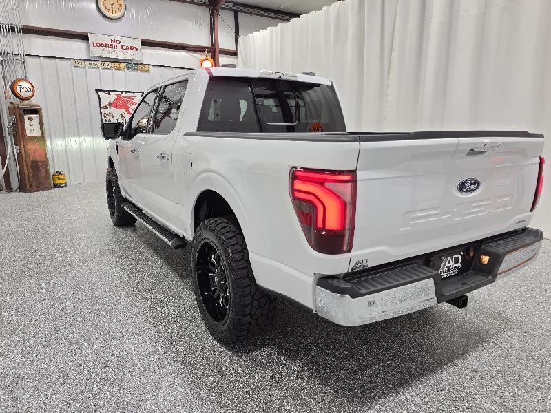 Ford F-150 4WD SuperCrew 139" XLT 2022
