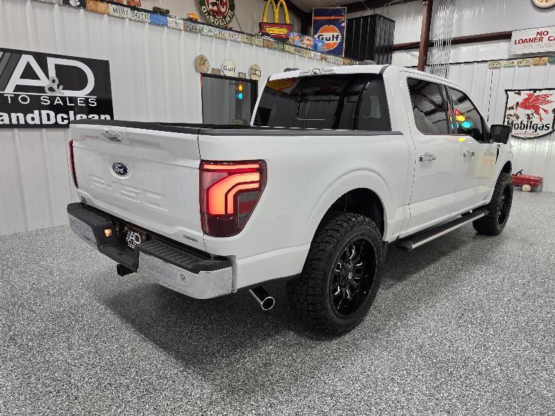 Ford F-150 4WD SuperCrew 139" XLT 2022
