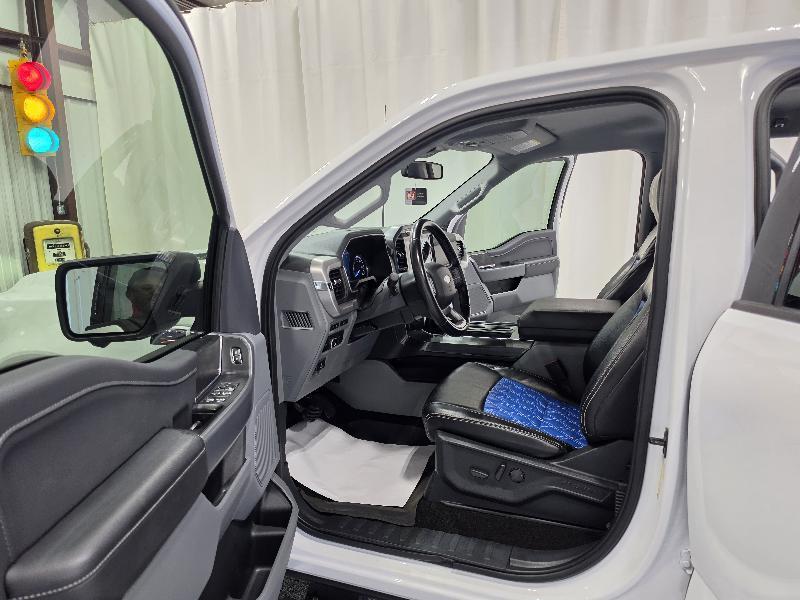 Ford F-150 4WD SuperCrew 139" XLT 2022