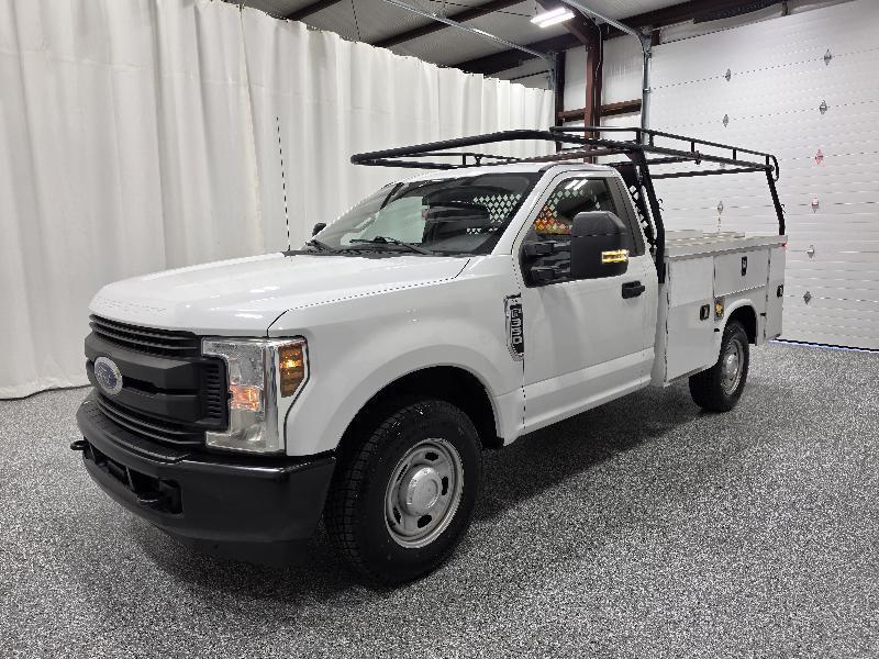 Ford Super Duty F-350 SRW XL 2WD Reg Cab 145" WB 60" CA 2019