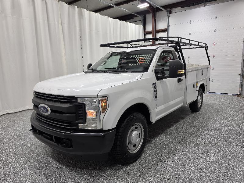 Ford Super Duty F-350 SRW XL 2WD Reg Cab 145" WB 60" CA 2019