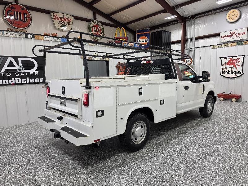 Ford Super Duty F-350 SRW XL 2WD Reg Cab 145" WB 60" CA 2019