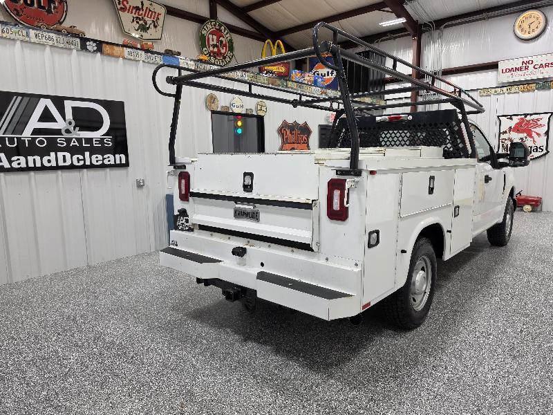Ford Super Duty F-350 SRW XL 2WD Reg Cab 145" WB 60" CA 2019