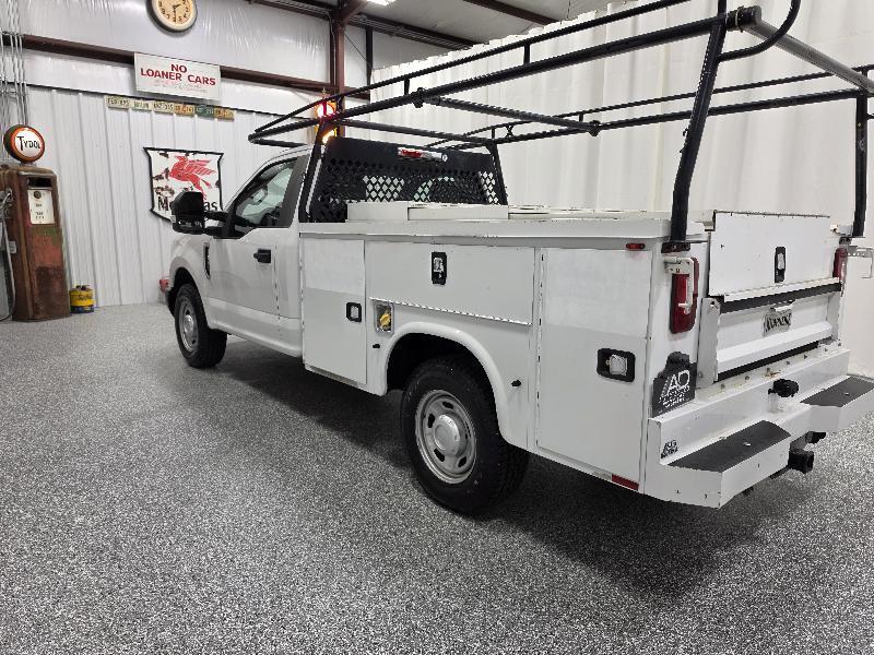 Ford Super Duty F-350 SRW XL 2WD Reg Cab 145" WB 60" CA 2019
