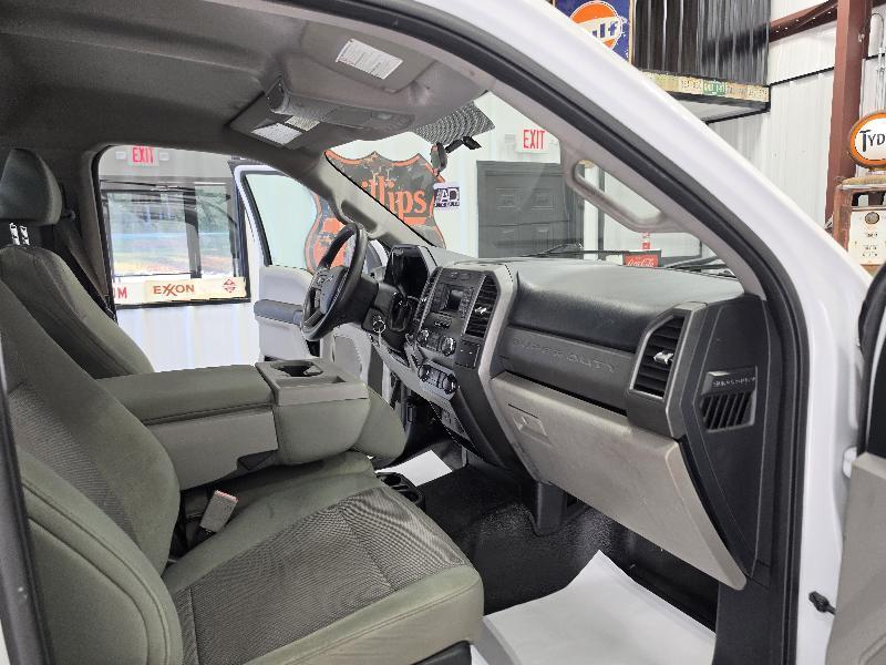 Ford Super Duty F-350 SRW XL 2WD Reg Cab 145" WB 60" CA 2019