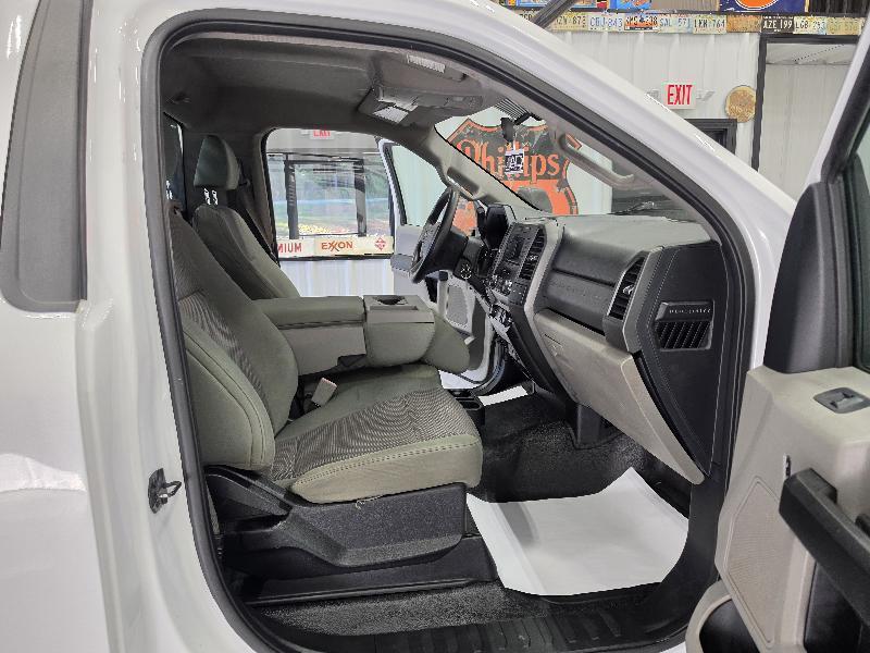 Ford Super Duty F-350 SRW XL 2WD Reg Cab 145" WB 60" CA 2019