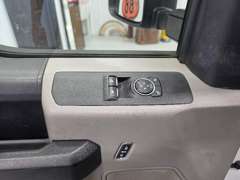 Ford Super Duty F-350 SRW XL 2WD Reg Cab 145" WB 60" CA 2019