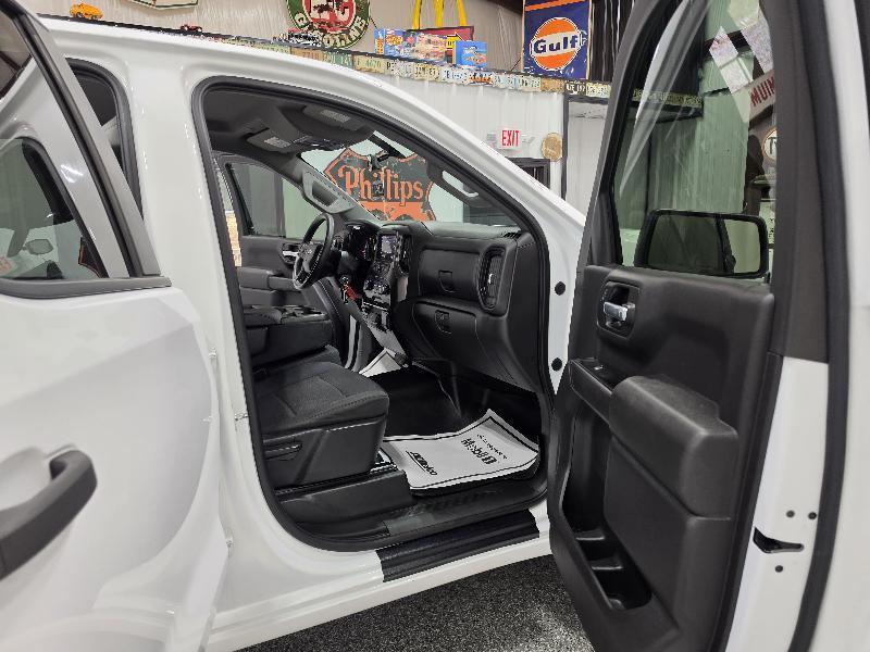 Chevrolet Silverado 1500 4WD Crew Cab 147" Custom 2020