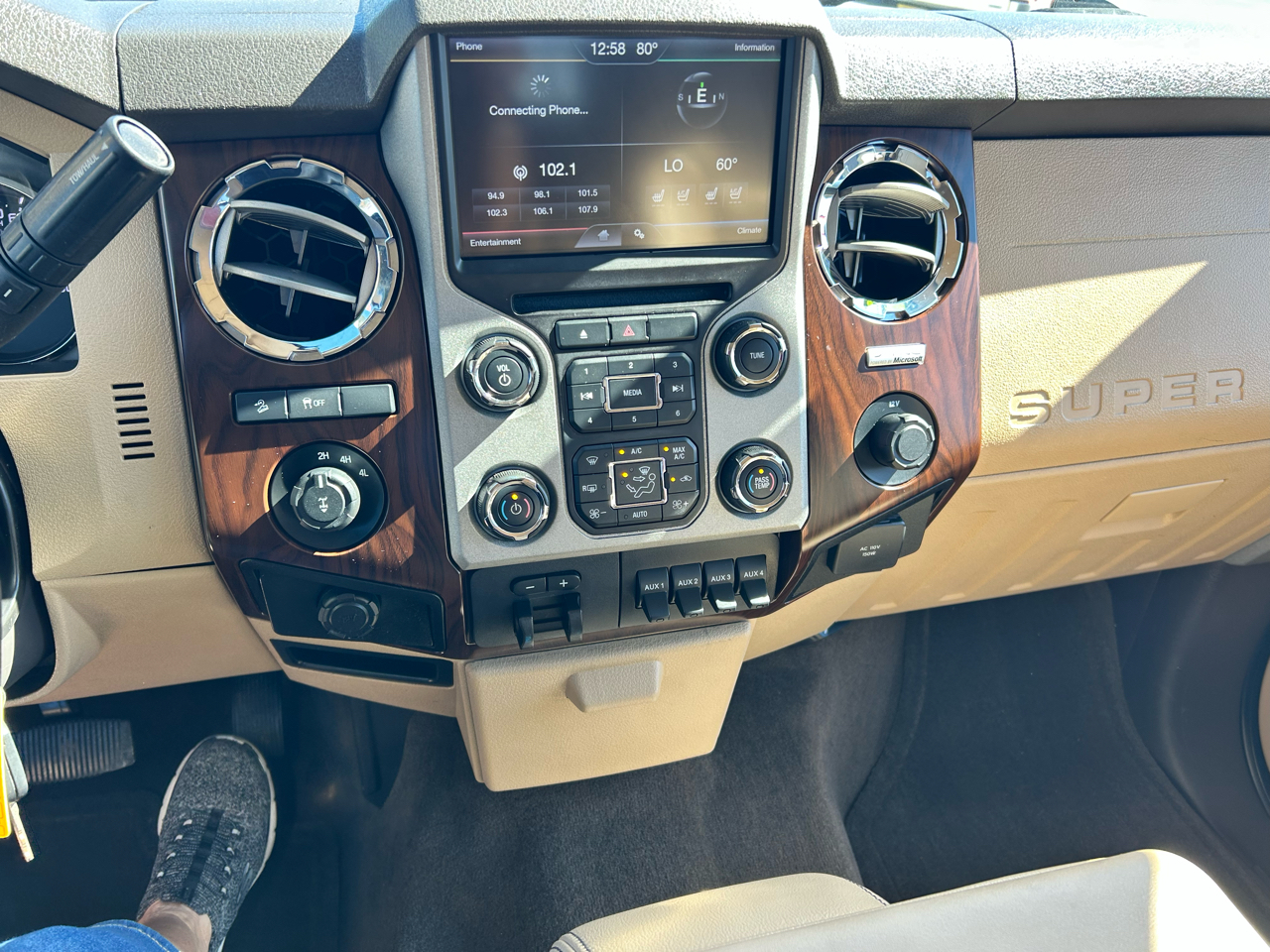 Ford Super Duty F-250 SRW 4WD Crew Cab 156" Platinum 2013 Ford Super Duty F-250 SRW 4WD Crew Cab 156" Platinum 2013