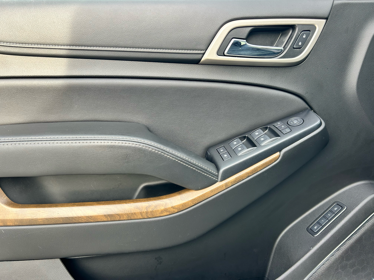 GMC Yukon XL 2WD 4dr Denali 2019 GMC Yukon XL 2WD 4dr Denali 2019