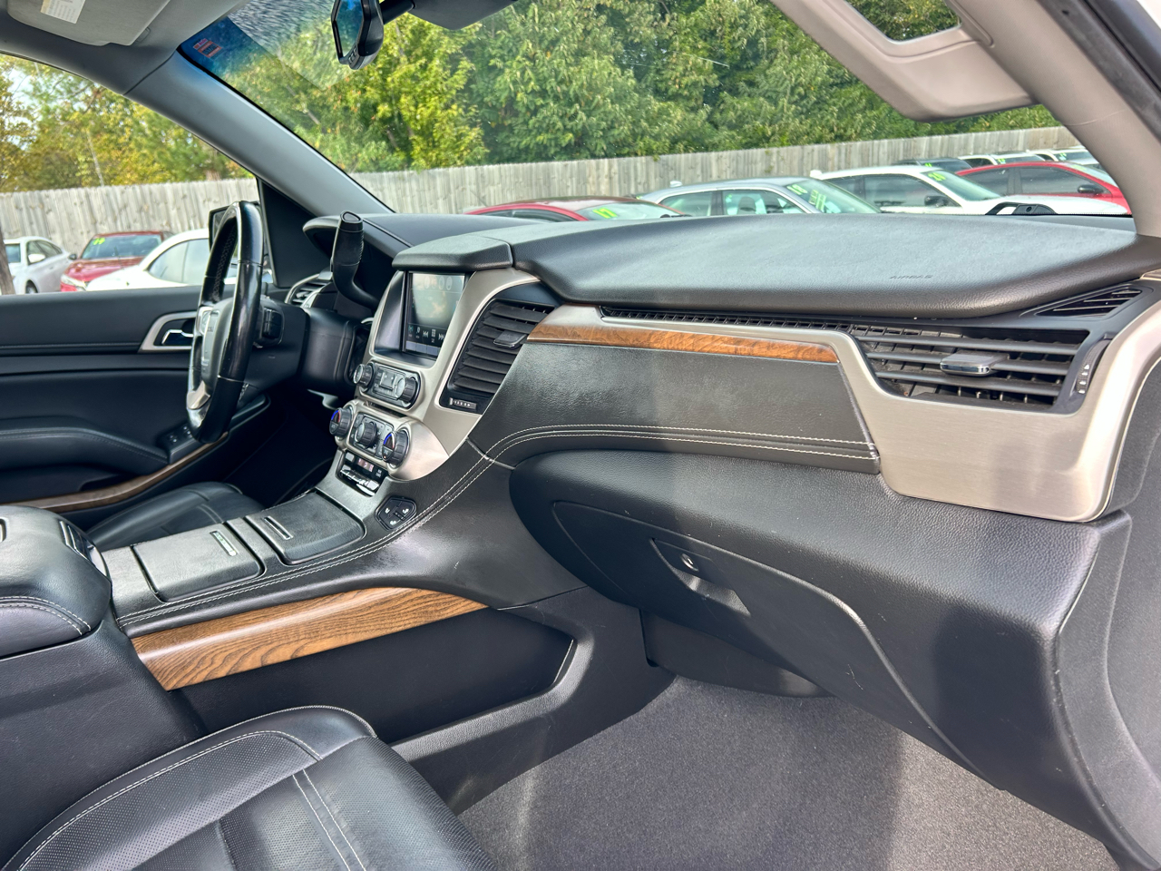 GMC Yukon XL 2WD 4dr Denali 2019 GMC Yukon XL 2WD 4dr Denali 2019