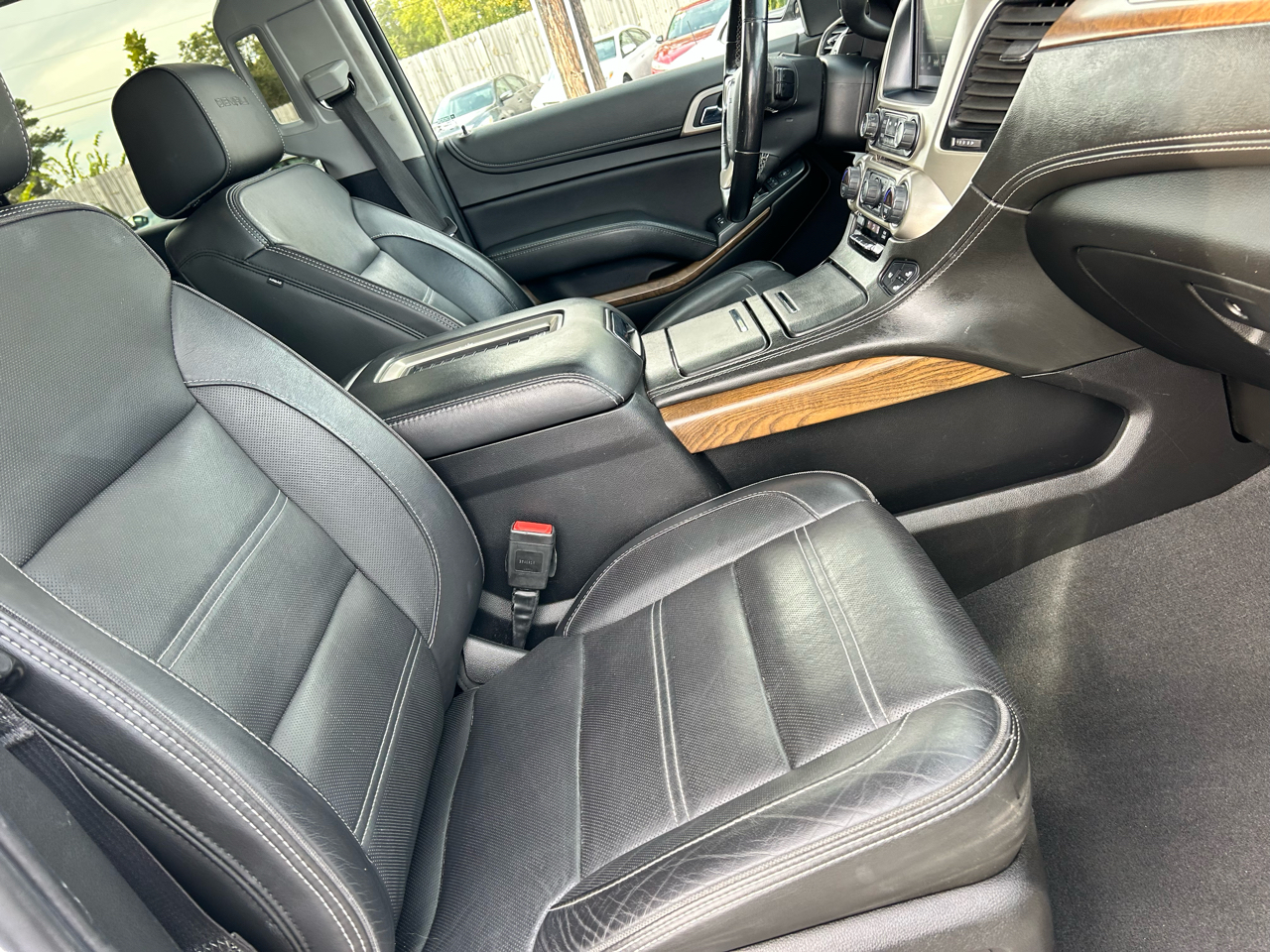 GMC Yukon XL 2WD 4dr Denali 2019 GMC Yukon XL 2WD 4dr Denali 2019