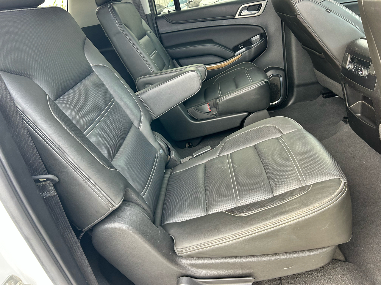 GMC Yukon XL 2WD 4dr Denali 2019 GMC Yukon XL 2WD 4dr Denali 2019