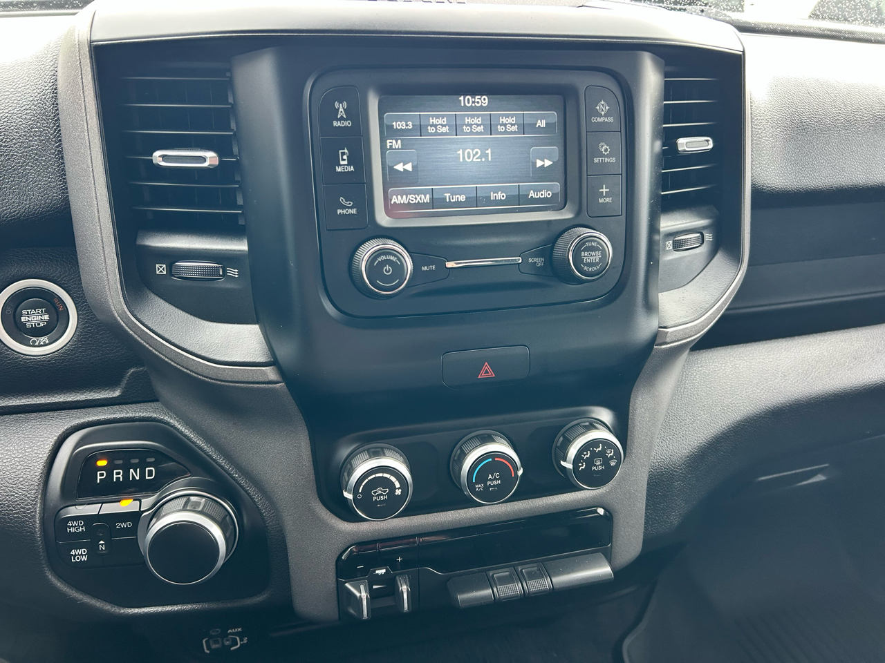 RAM 2500 Tradesman 4x4 Crew Cab 8' Box 2019 RAM 2500 Tradesman 4x4 Crew Cab 8' Box 2019