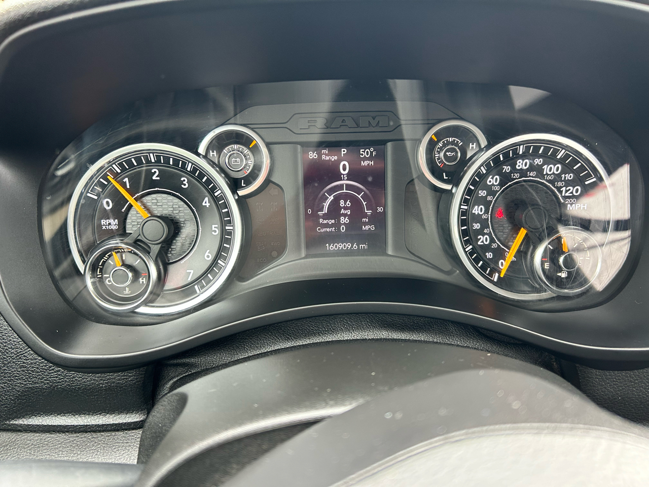 RAM 2500 Tradesman 4x4 Crew Cab 8' Box 2019 RAM 2500 Tradesman 4x4 Crew Cab 8' Box 2019