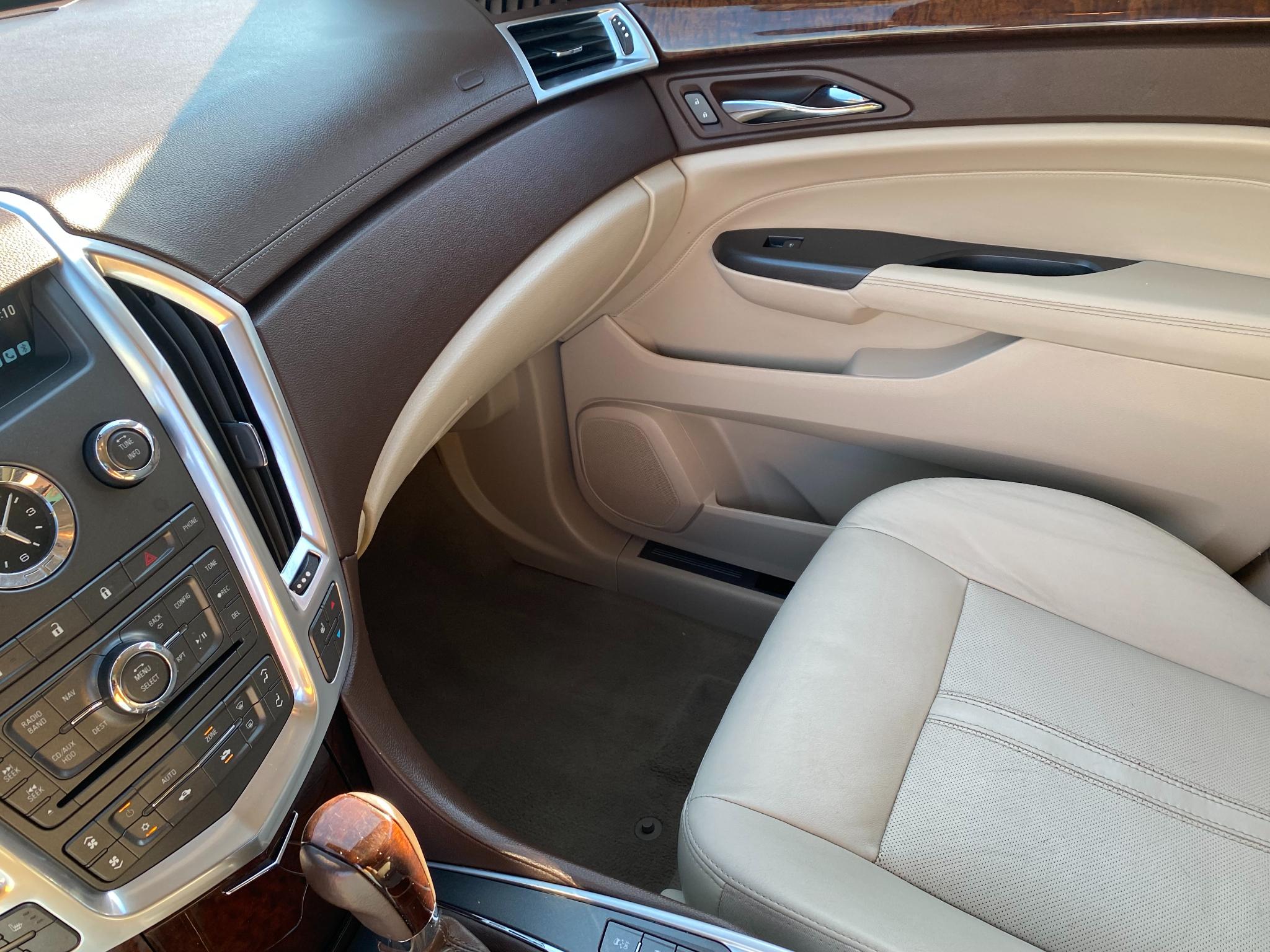 Cadillac SRX FWD 4dr Performance Collection 2012