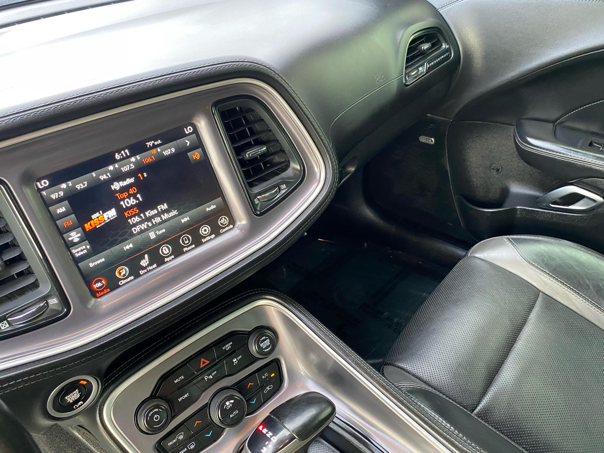 Dodge Challenger SXT RWD 2020