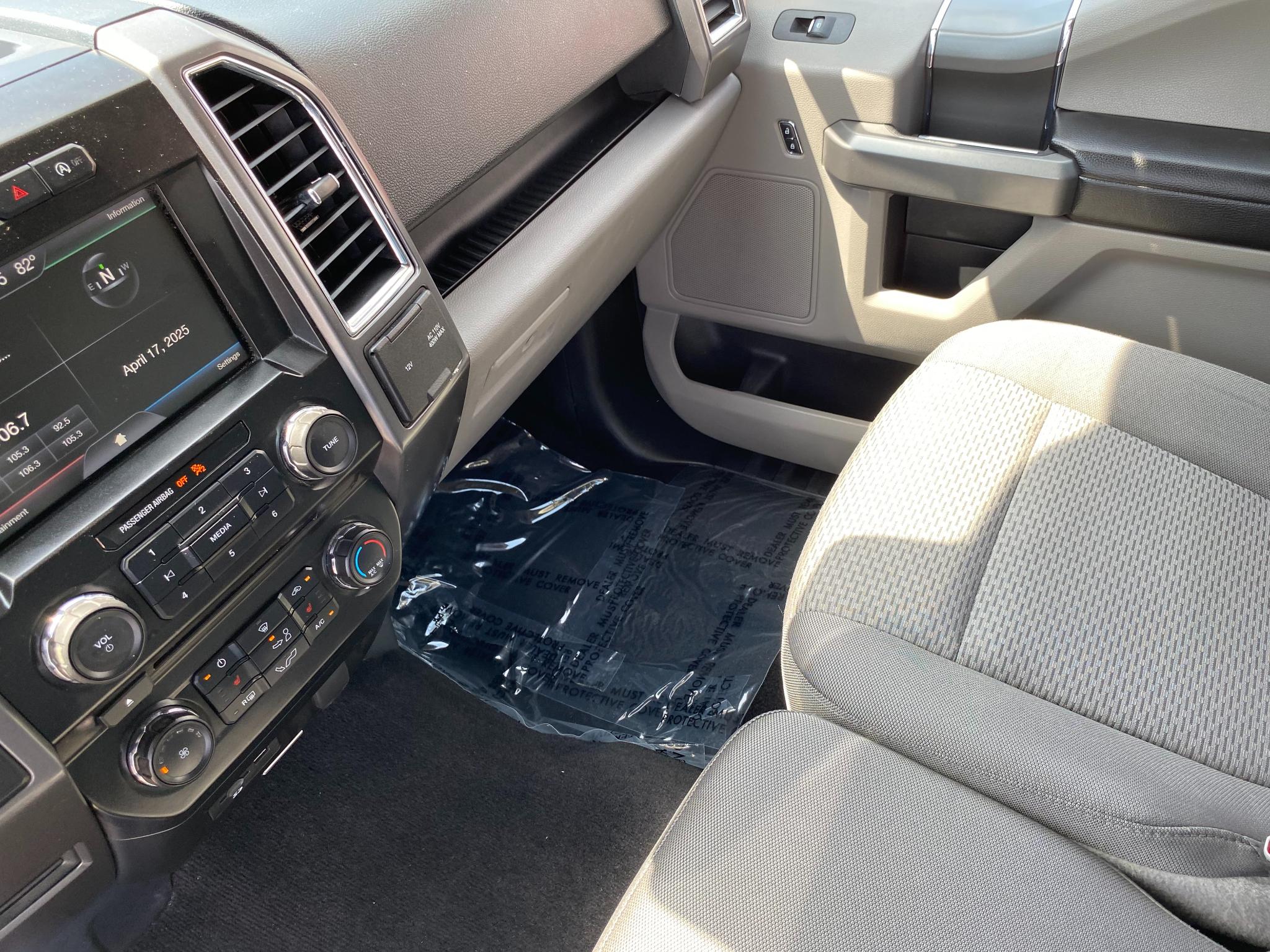 Ford F-150 4WD SuperCrew 145" Lariat 2015