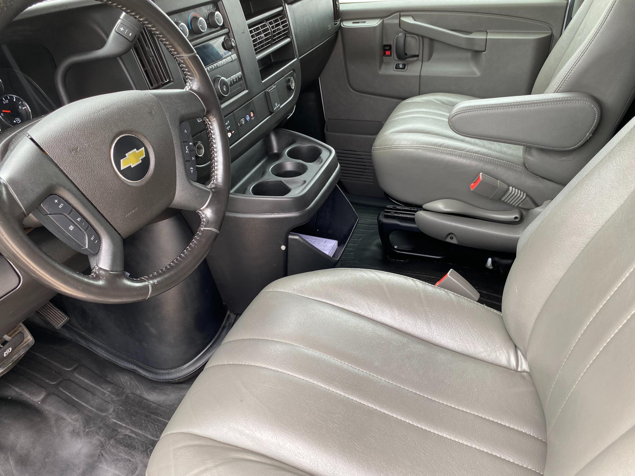 Chevrolet Express Cargo Van RWD 2500 135" 2021