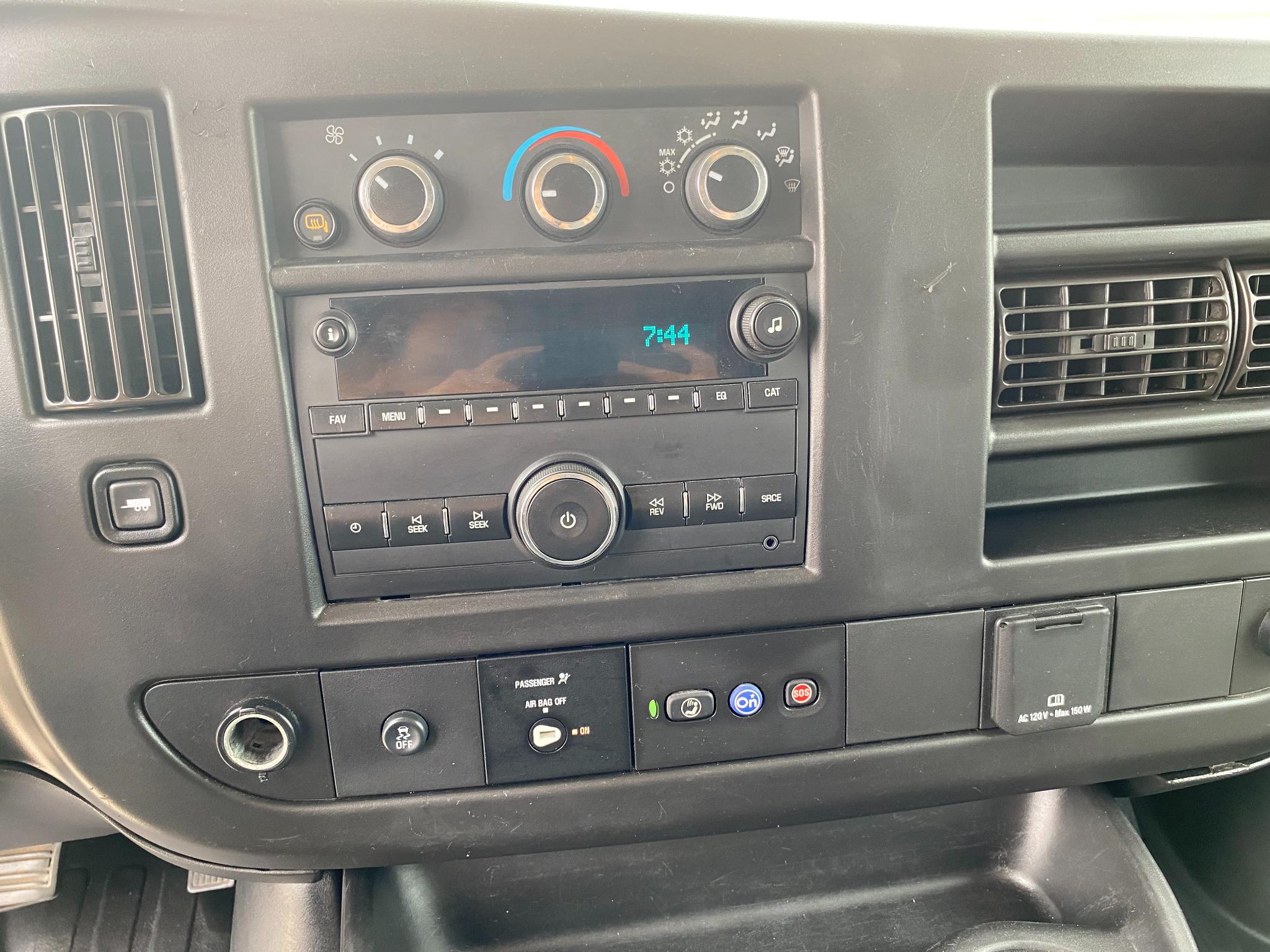 Chevrolet Express Cargo Van RWD 2500 135" 2021