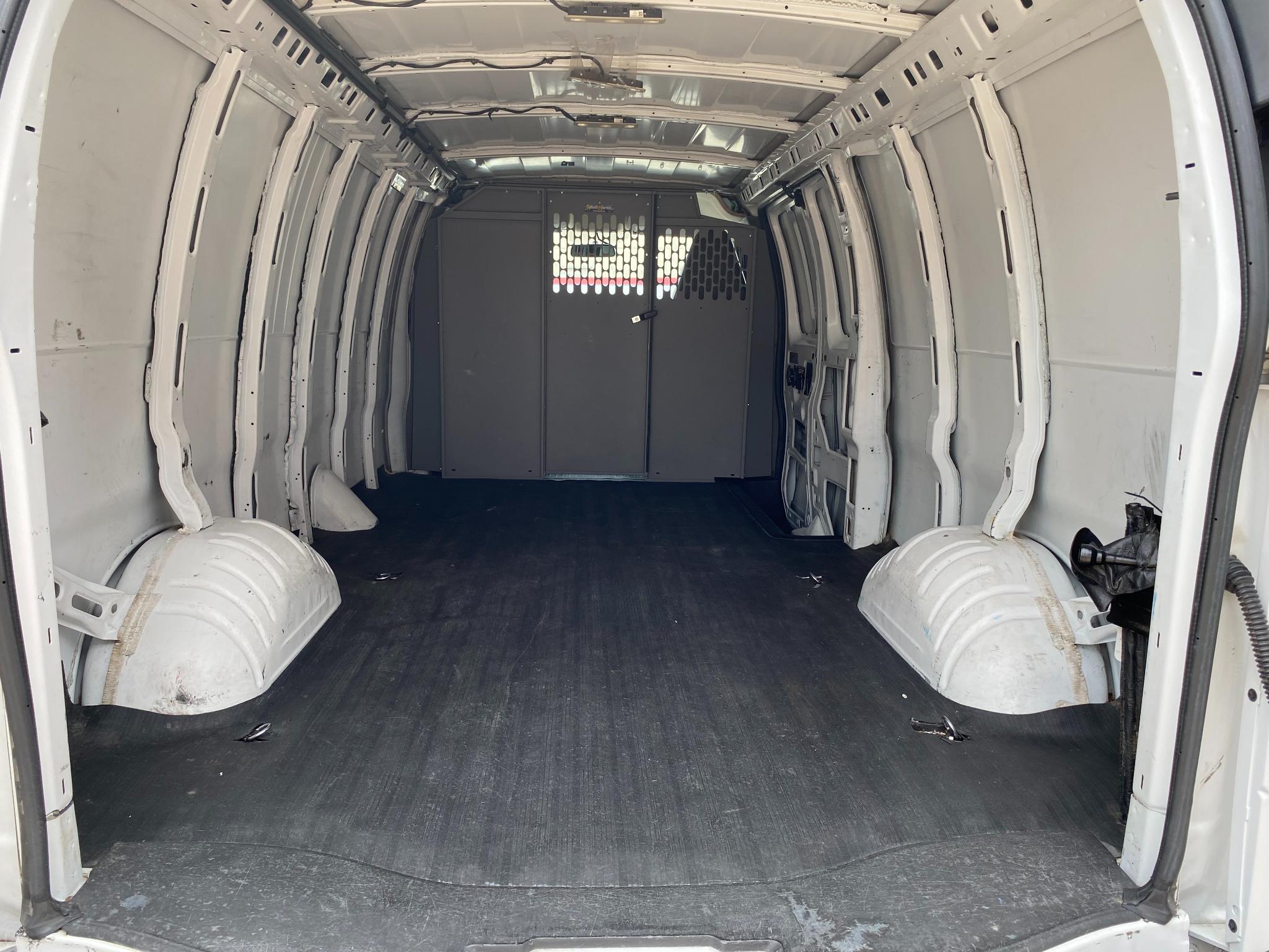 Chevrolet Express Cargo Van RWD 2500 135" 2021