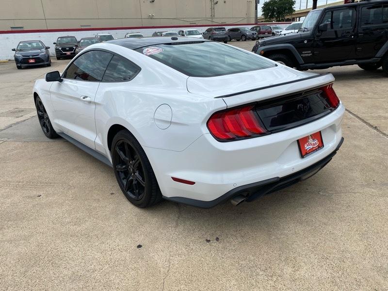 Ford Mustang EcoBoost Fastback 2018