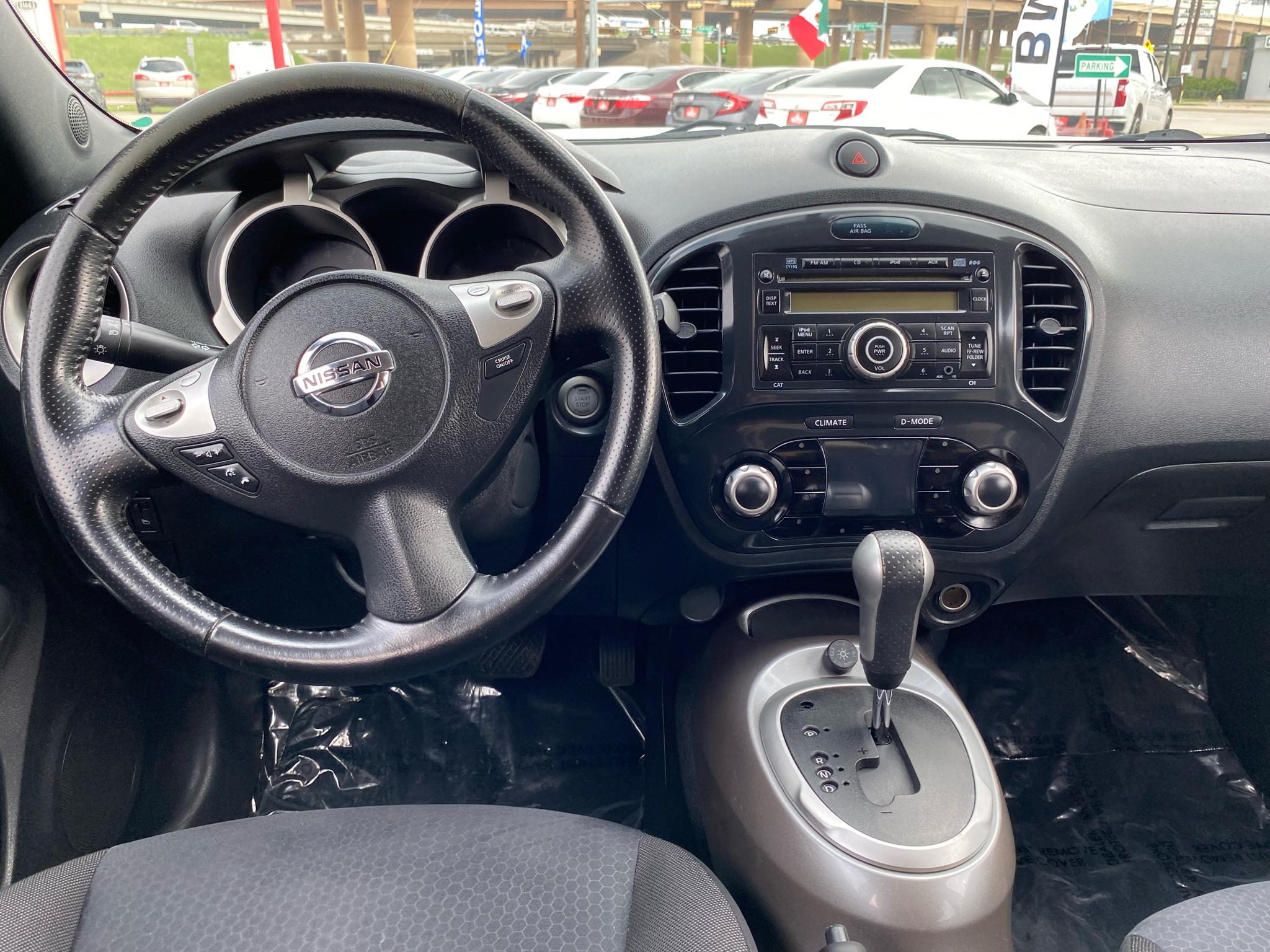 Nissan Juke 5dr Wgn I4 CVT SV FWD 2011