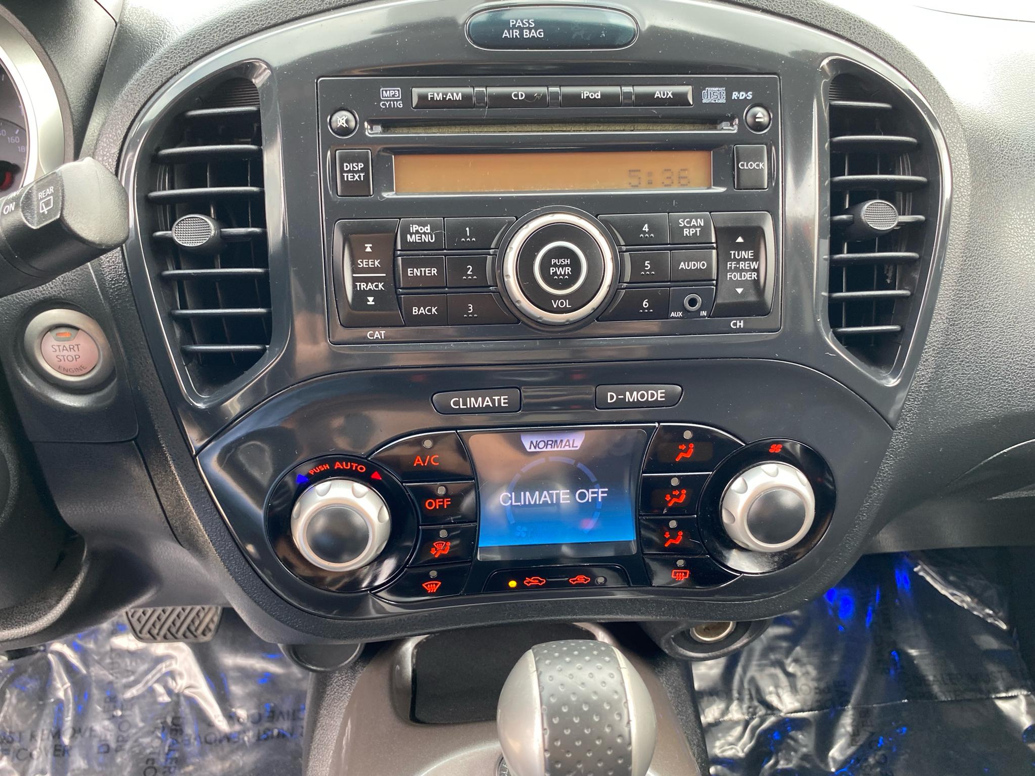 Nissan Juke 5dr Wgn I4 CVT SV FWD 2011