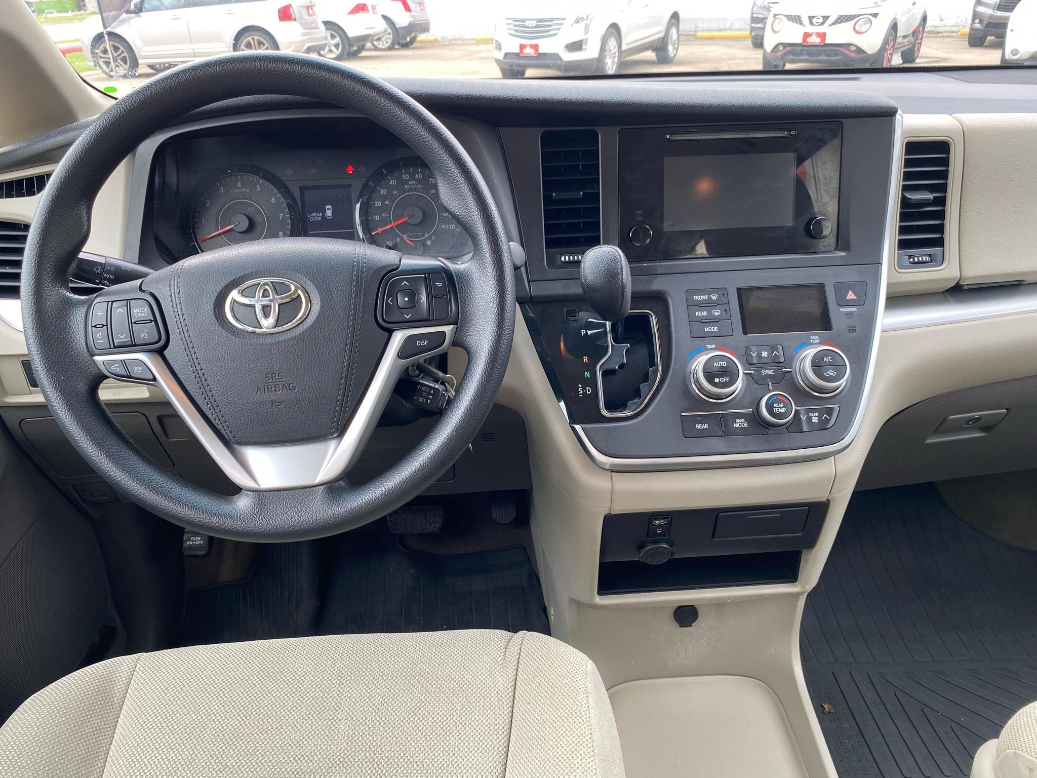 Toyota Sienna L FWD 7-Passenger (Natl) 2017