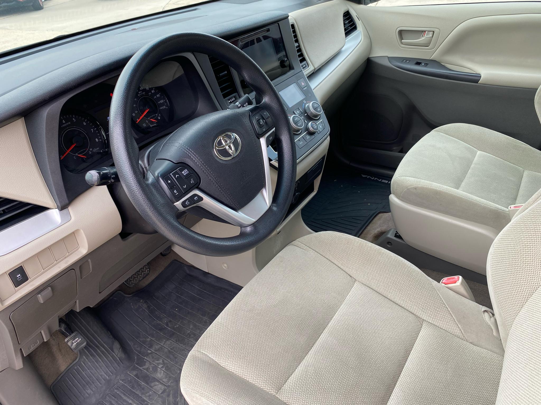 Toyota Sienna L FWD 7-Passenger (Natl) 2017