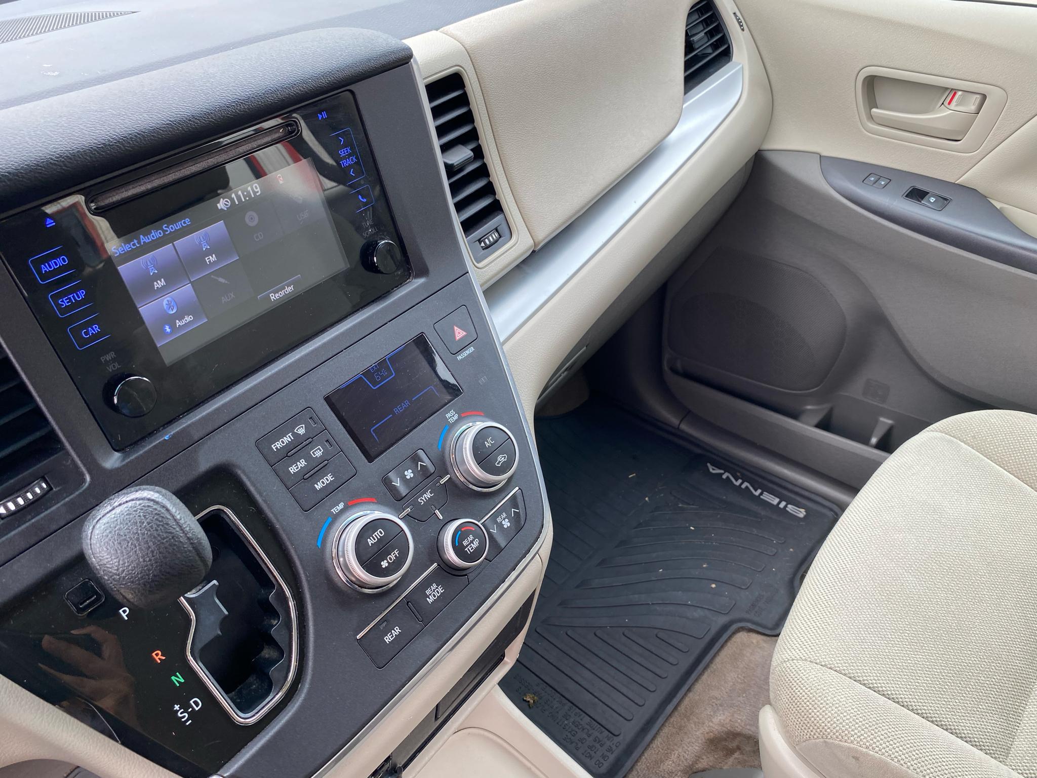 Toyota Sienna L FWD 7-Passenger (Natl) 2017