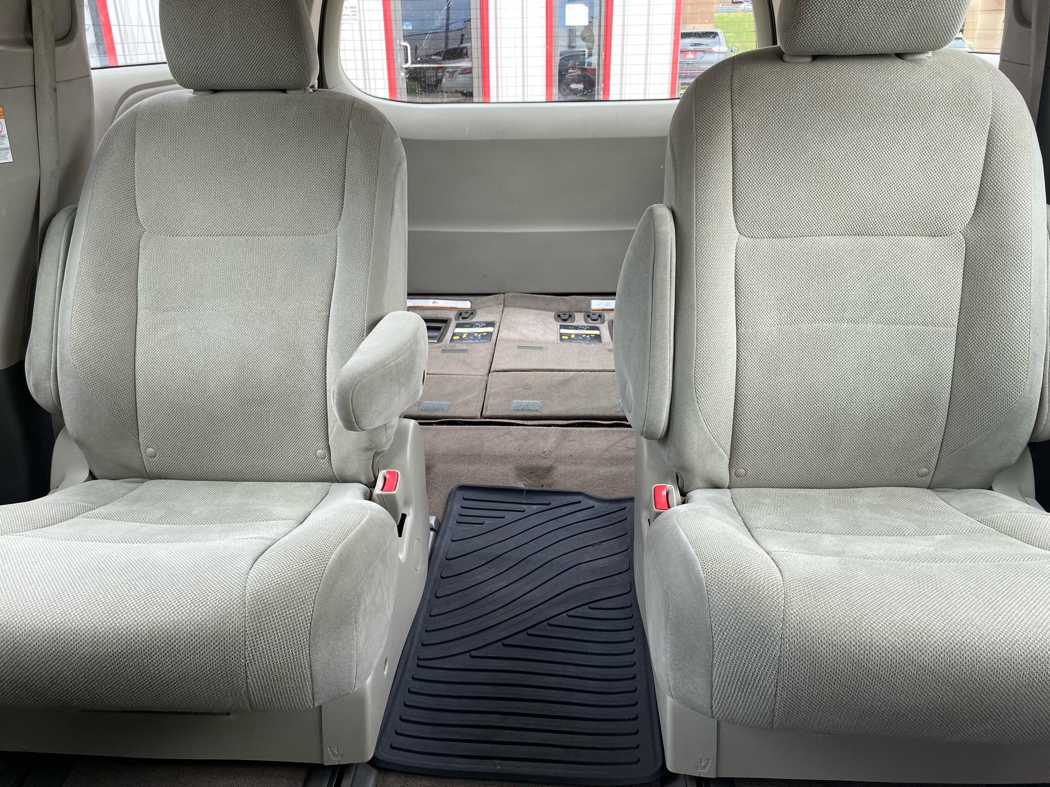 Toyota Sienna L FWD 7-Passenger (Natl) 2017