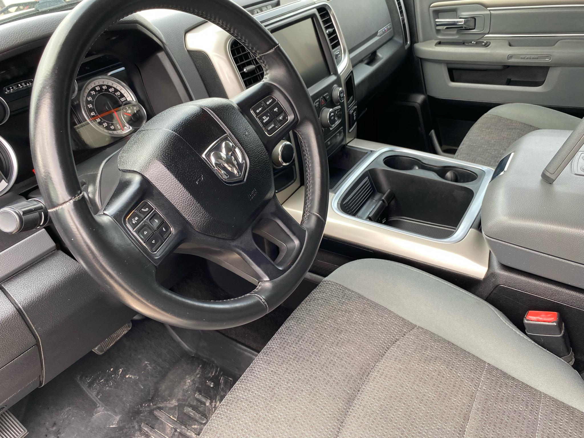 RAM 1500 2WD Crew Cab 140.5" Lone Star 2016