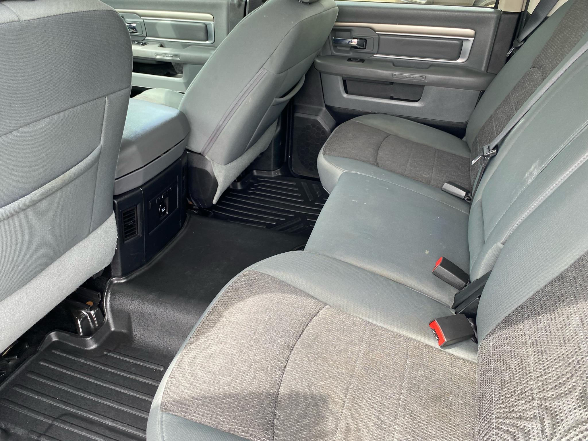 RAM 1500 2WD Crew Cab 140.5" Lone Star 2016