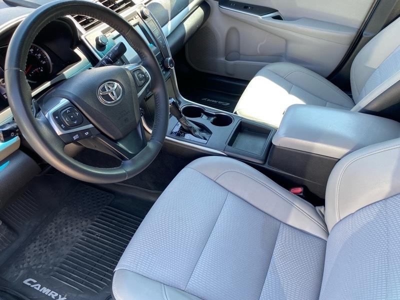 Toyota Camry XLE Auto (Natl) 2017