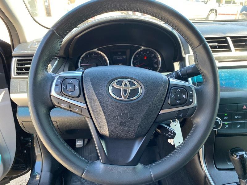 Toyota Camry XLE Auto (Natl) 2017