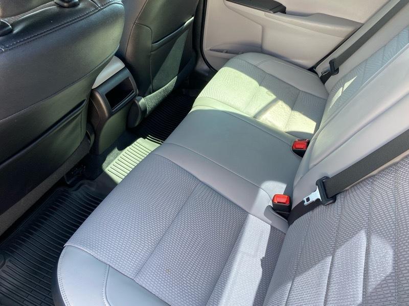 Toyota Camry XLE Auto (Natl) 2017